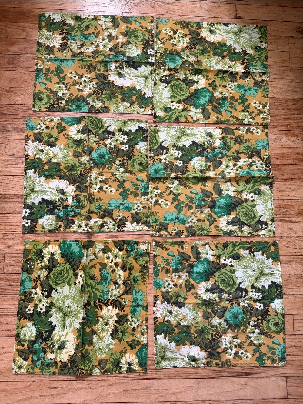 Vintage Floral Napkin Set